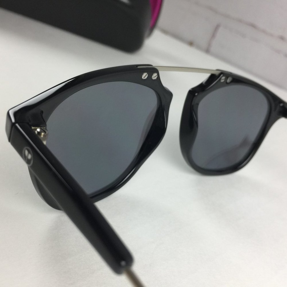 New: Diane Von Furstenberg Sunglasses/ Mirrored Black Rim - Picture 4 of 7